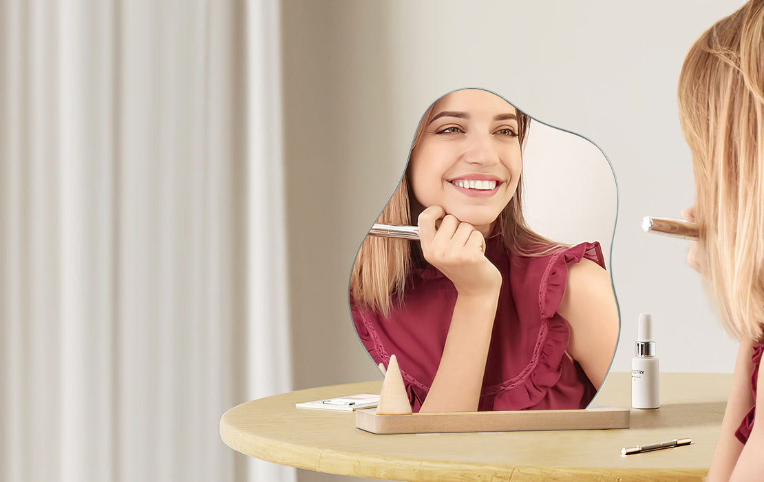 Exquisite Free Mirror